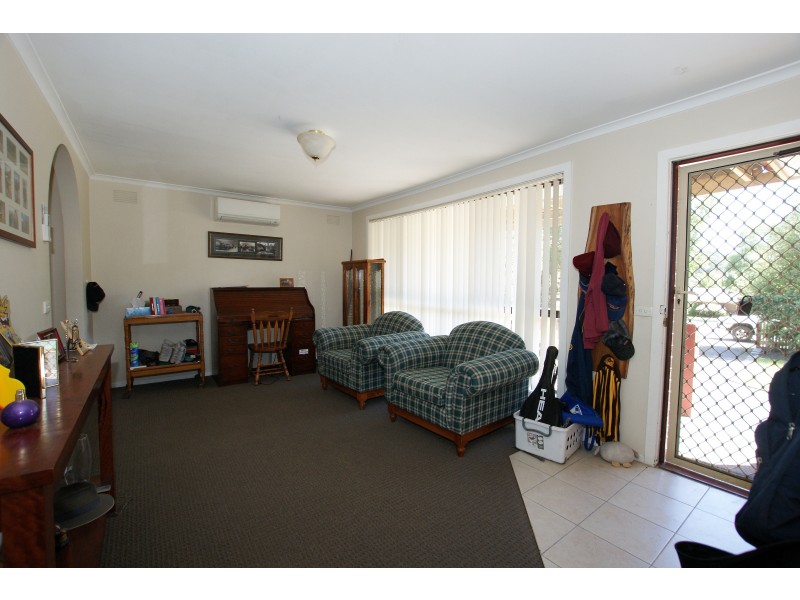 300 Warburton Highway, Wandin North VIC 3139