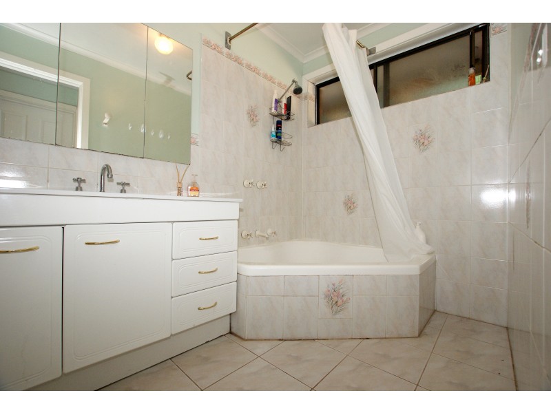 300 Warburton Highway, Wandin North VIC 3139