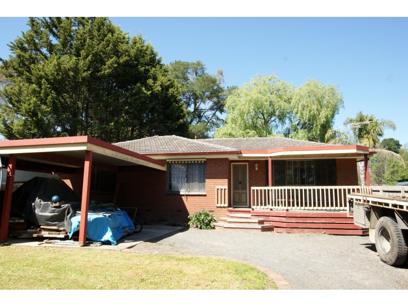 300 Warburton Highway, Wandin North VIC 3139