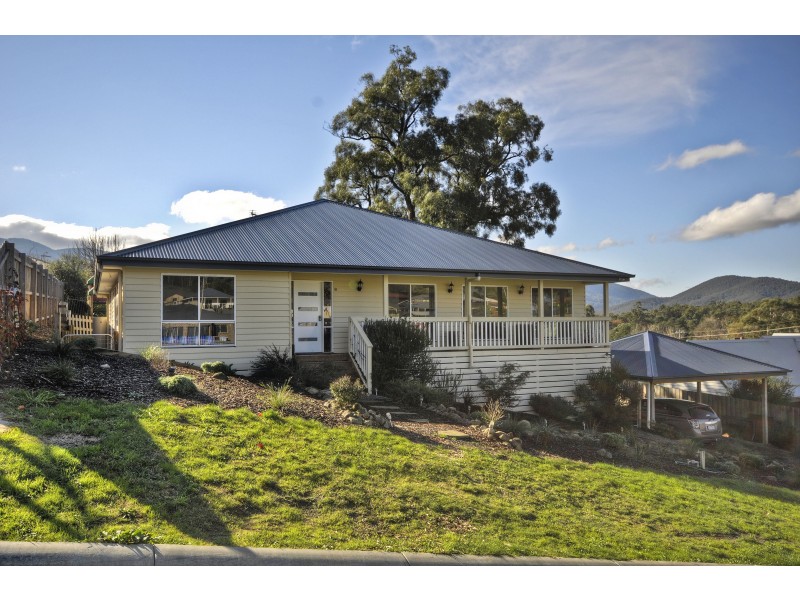 8 Yarraridge Crescent, Yarra Junction VIC 3797