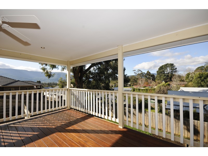 8 Yarraridge Crescent, Yarra Junction VIC 3797