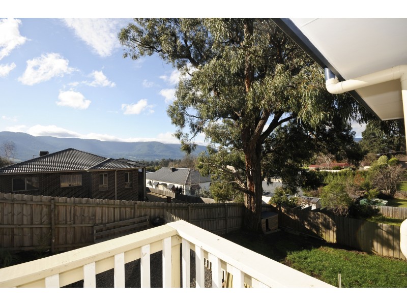 8 Yarraridge Crescent, Yarra Junction VIC 3797