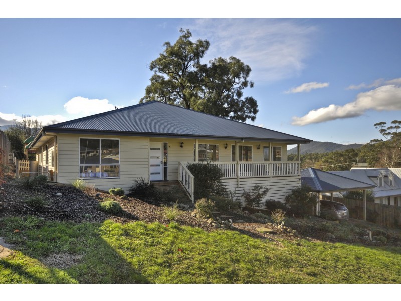 8 Yarraridge Crescent, Yarra Junction VIC 3797