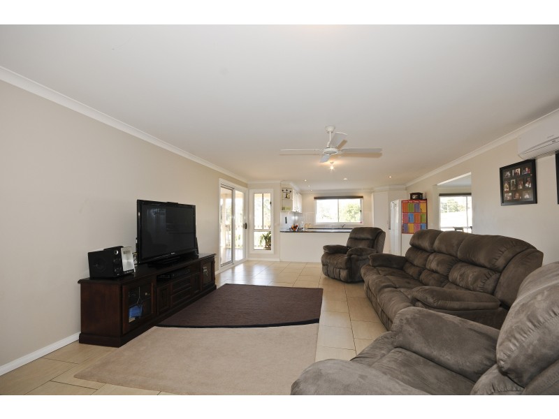 8 Yarraridge Crescent, Yarra Junction VIC 3797