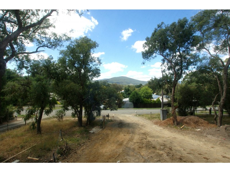 8b Douglas Parade, Yarra Junction VIC 3797