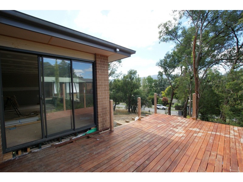 8b Douglas Parade, Yarra Junction VIC 3797
