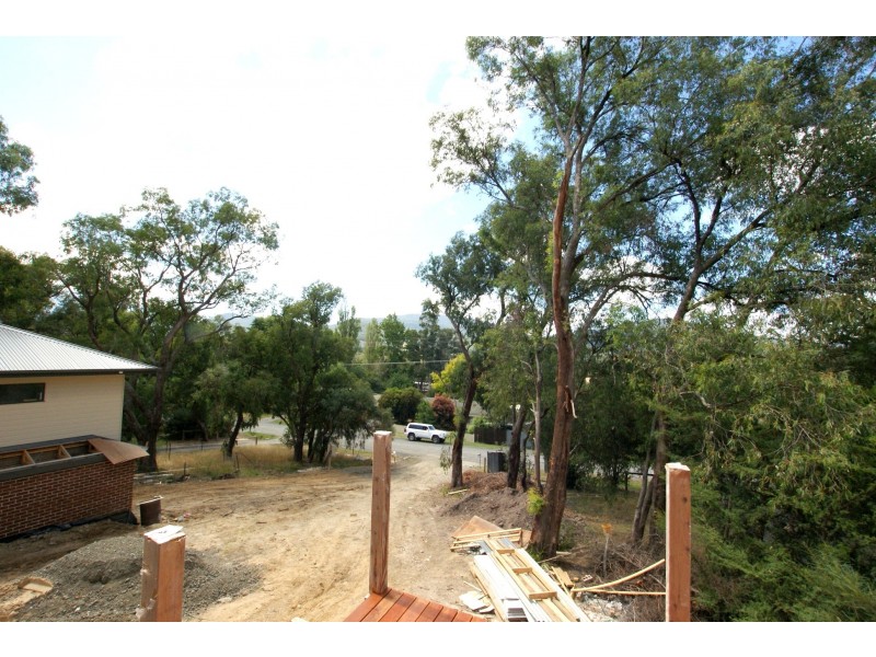 8b Douglas Parade, Yarra Junction VIC 3797