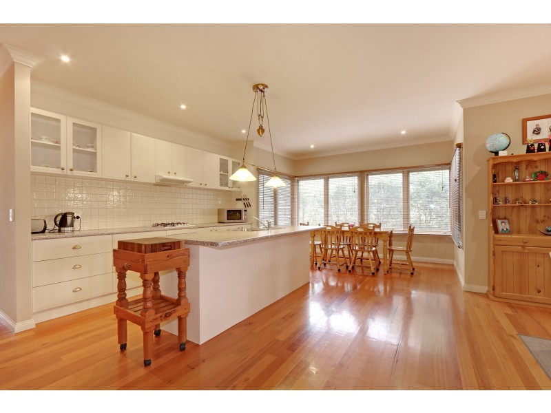 10 Henry Street, Woori Yallock VIC 3139