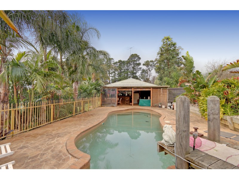 4 Cairncroft Avenue, Launching Place VIC 3139