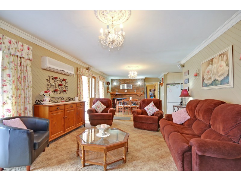 4 Cairncroft Avenue, Launching Place VIC 3139