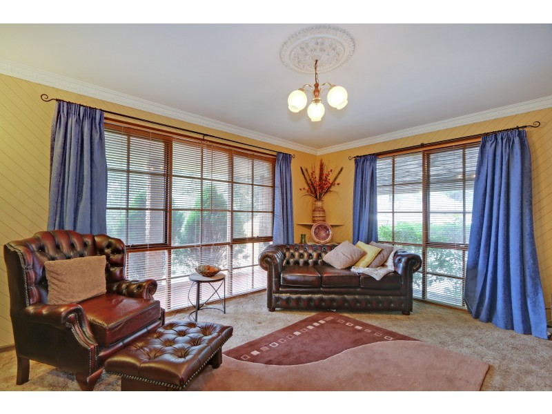 4 Cairncroft Avenue, Launching Place VIC 3139