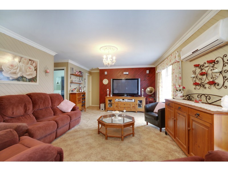 4 Cairncroft Avenue, Launching Place VIC 3139