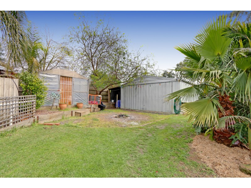 4 Cairncroft Avenue, Launching Place VIC 3139