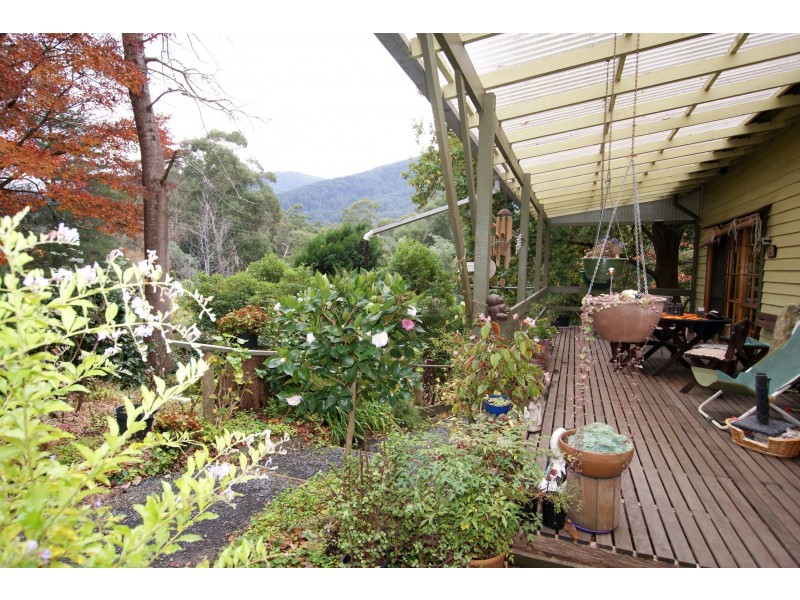 1 Clarke Avenue, Warburton VIC 3799