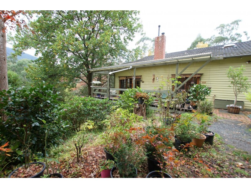 1 Clarke Avenue, Warburton VIC 3799