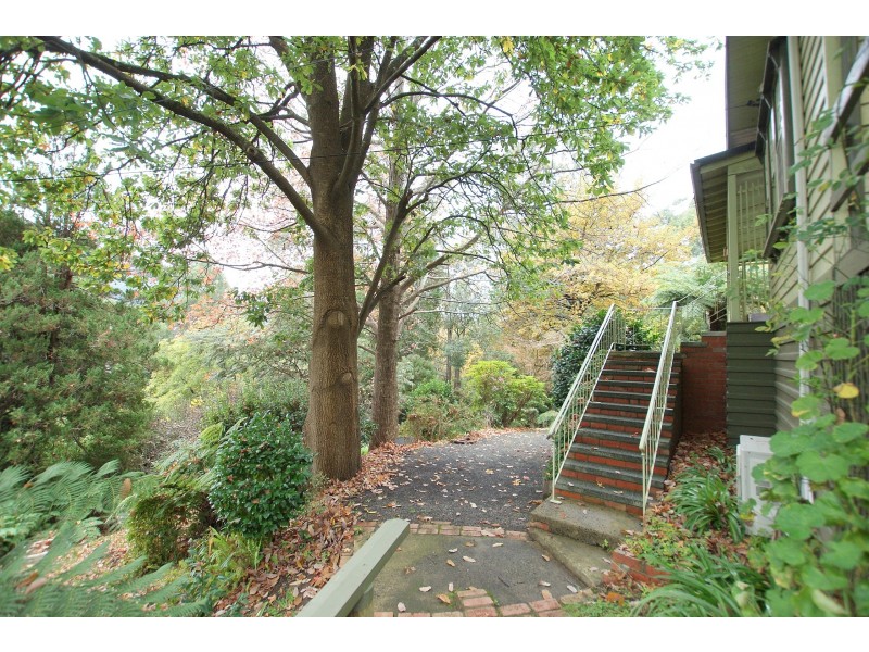 1 Clarke Avenue, Warburton VIC 3799