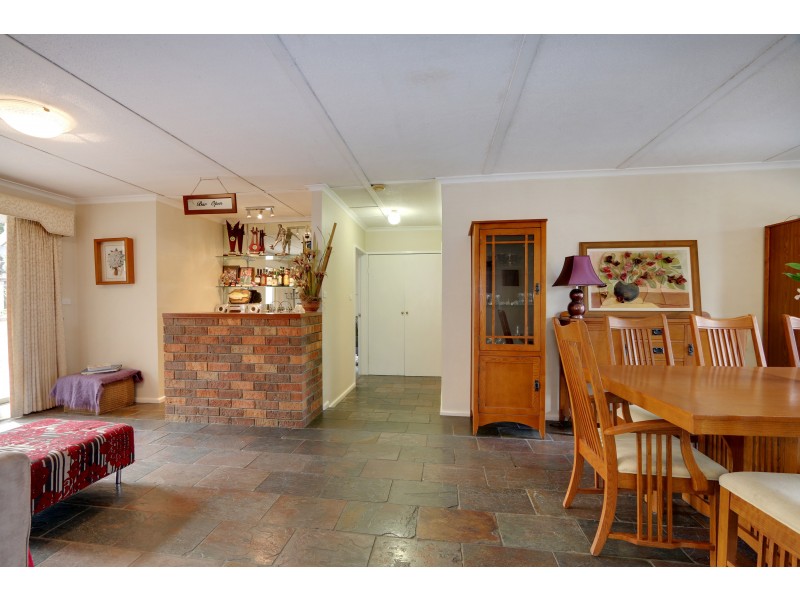 8 Braeside Drive, Launching Place VIC 3139