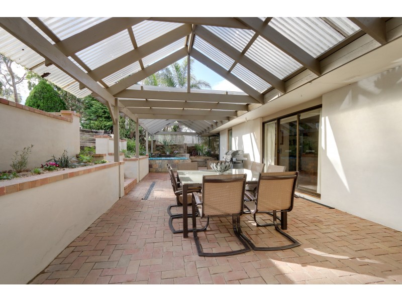 8 Braeside Drive, Launching Place VIC 3139