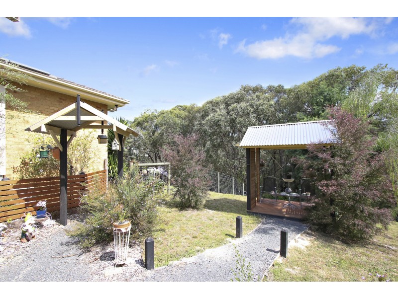 25 Yellowgum Road, Hoddles Creek VIC 3139