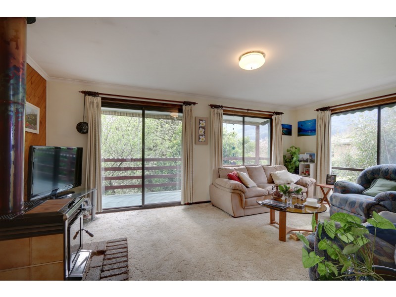 9 Pheasant Parade, Warburton VIC 3799