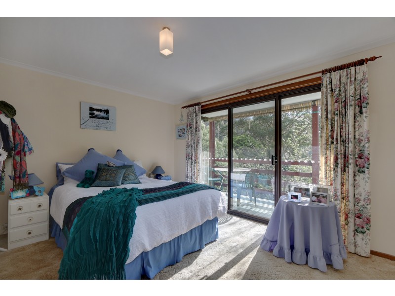 9 Pheasant Parade, Warburton VIC 3799