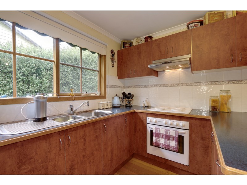 9 and 9a Pheasant Parade, Warburton VIC 3799