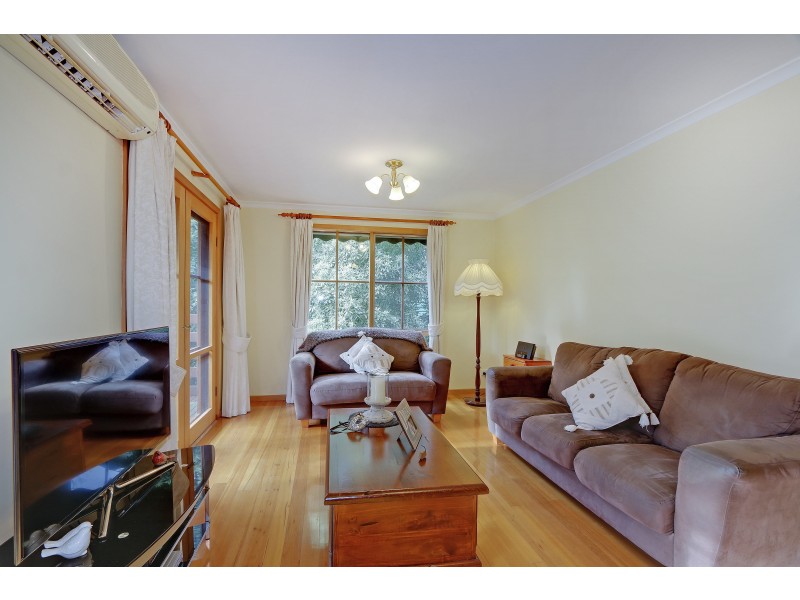 9 and 9a Pheasant Parade, Warburton VIC 3799