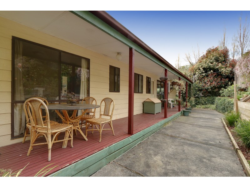 9 and 9a Pheasant Parade, Warburton VIC 3799