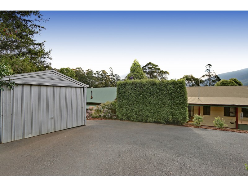 9 and 9a Pheasant Parade, Warburton VIC 3799