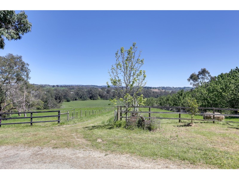 110 Elvian Road, Woori Yallock VIC 3139