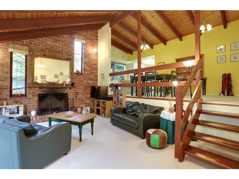 24 Cynthia Grove, Woori Yallock VIC 3139