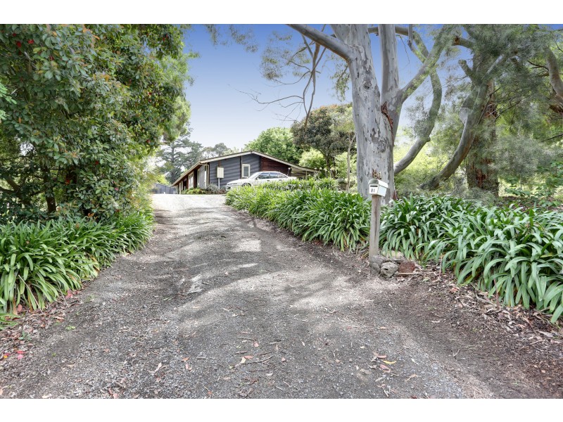 81 Walker Road, Seville VIC 3139