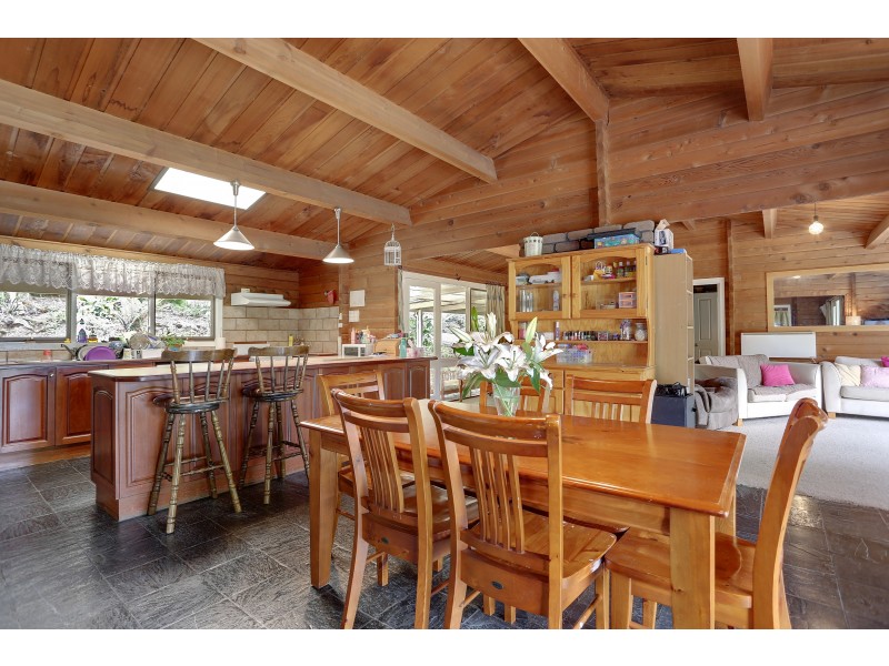 81 Walker Road, Seville VIC 3139