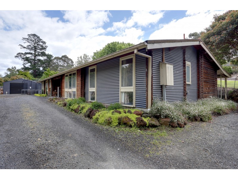 81 Walker Road, Seville VIC 3139