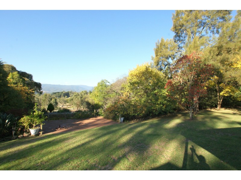 631 Victoria Road, Seville VIC 3139