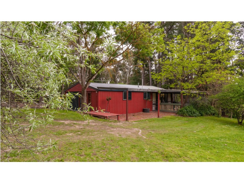 631 Victoria Road, Seville VIC 3139