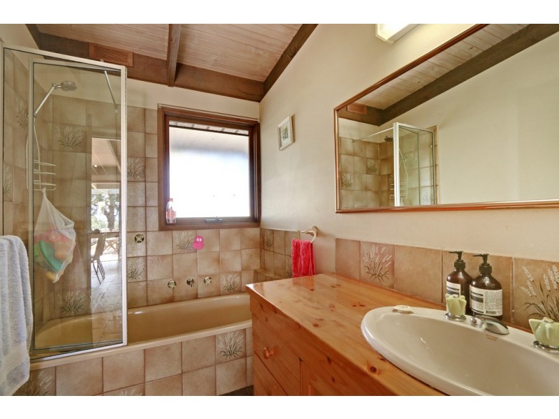 330 Thonemans Road, Hoddles Creek VIC 3139