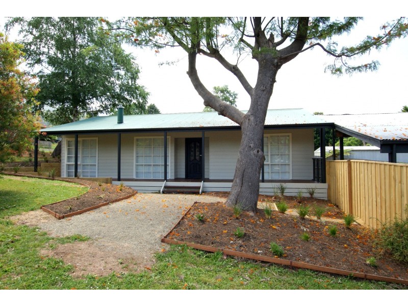 10 Carroll Avenue, Millgrove VIC 3799