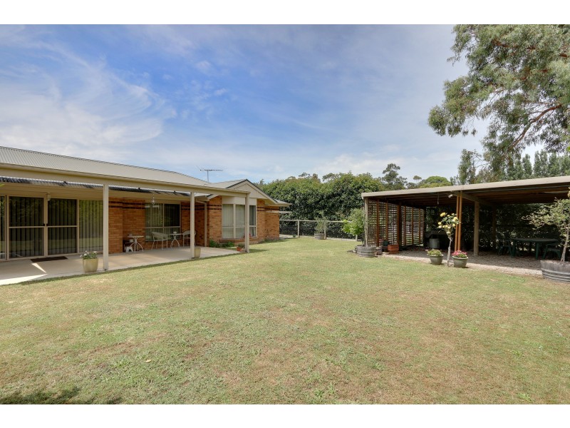 11 Wares Road, Wesburn VIC 3799