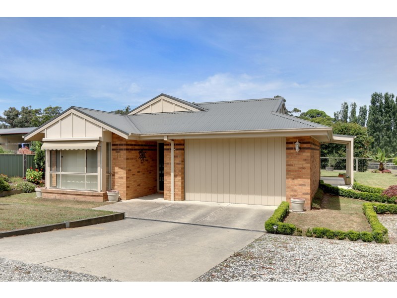11 Wares Road, Wesburn VIC 3799