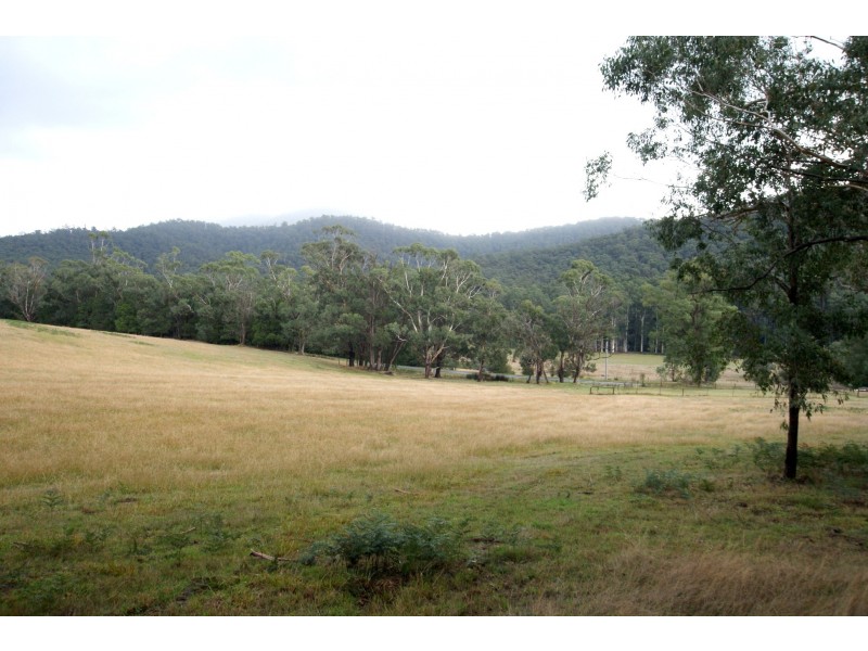 1700 Woods Point Road, Mcmahons Creek VIC 3799