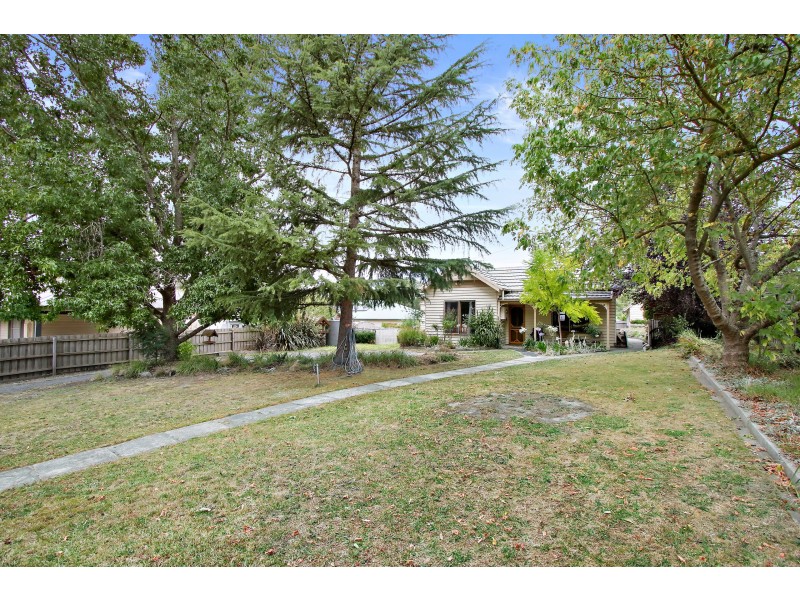 582 Warburton Highway, Seville VIC 3139