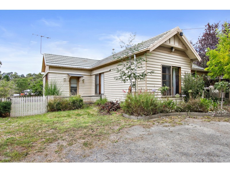 582 Warburton Highway, Seville VIC 3139