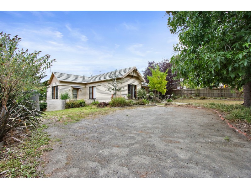 582 Warburton Highway, Seville VIC 3139