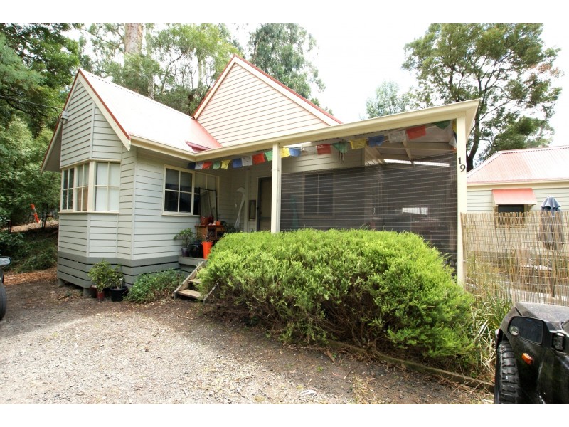 19 River Road, Millgrove VIC 3799