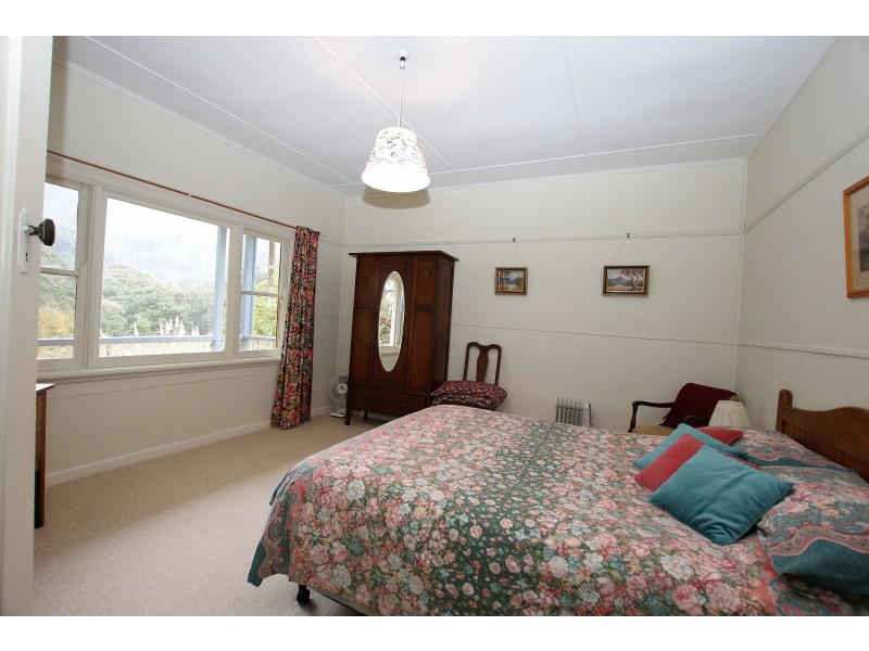 16 Giffords Road, Warburton VIC 3799