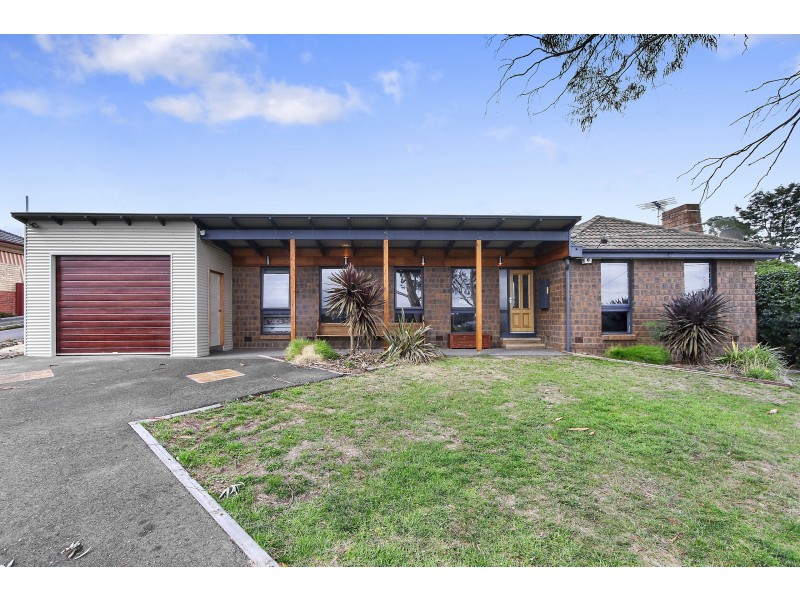 14 Raleigh Street, Seville VIC 3139