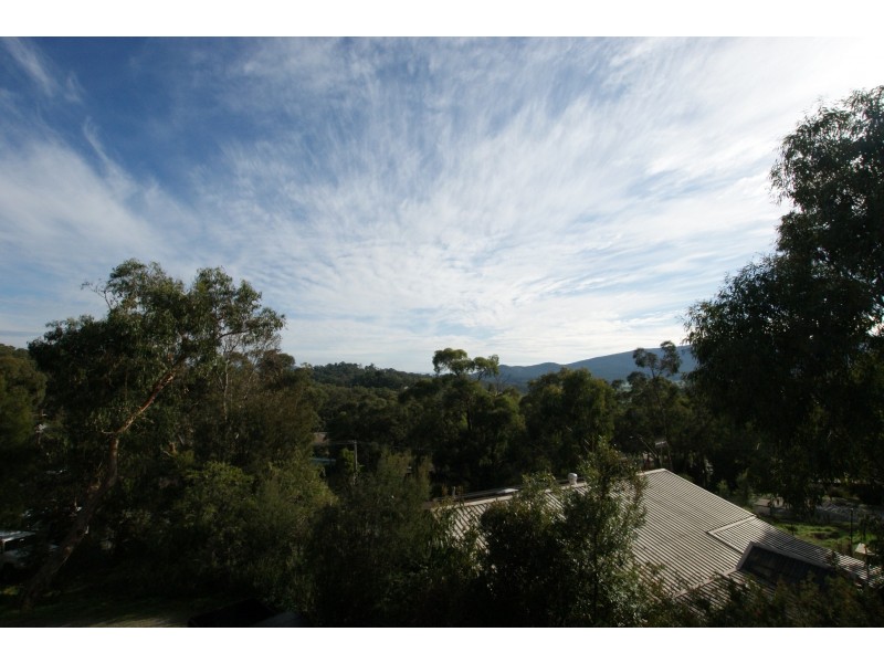 11 Hilltop Rise, Launching Place VIC 3139