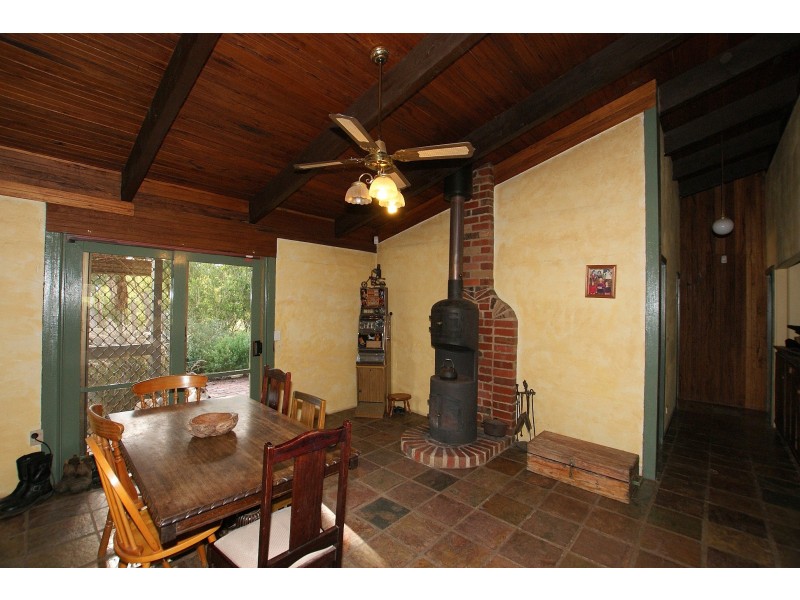 11 Hilltop Rise, Launching Place VIC 3139