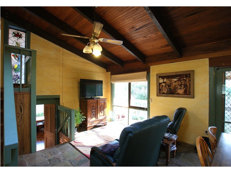 11 Hilltop Rise, Launching Place VIC 3139